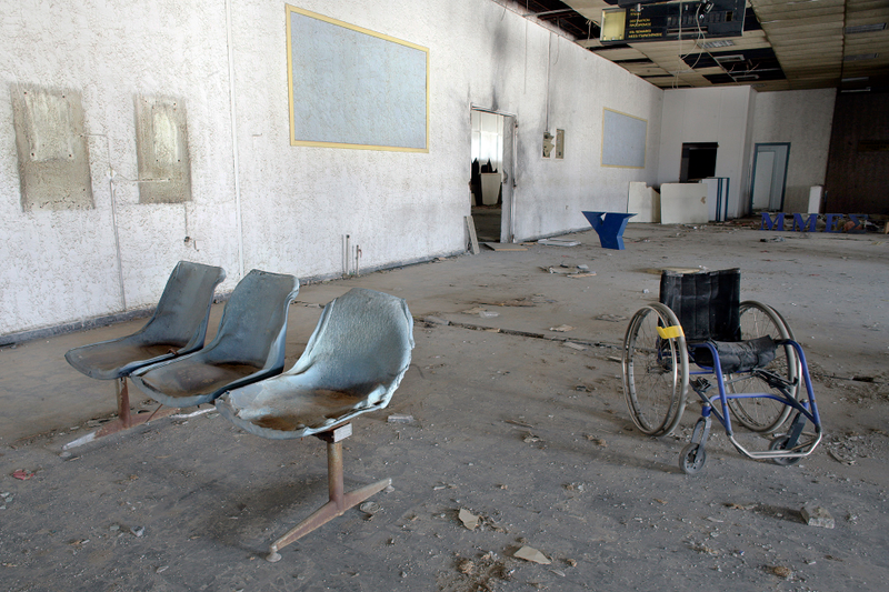 Illustration for article titled Athens' Abandoned International Airport Is Incredibly Creepy